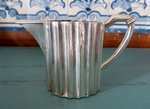 Carregar imagem no visualizador da galeria, Serviço de chá de quatro peças em prata maciça. Art Deco.
