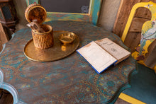 Carregar imagem no visualizador da galeria, Mesa pé de galo , com motivos marroquinos
