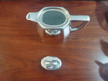 Carregar imagem no visualizador da galeria, Conjunto de chá em casquinha e porcelana de quatro peças WMF.
