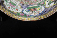 Carregar imagem no visualizador da galeria, Prato Dinastia Qing Séc. XVIII
