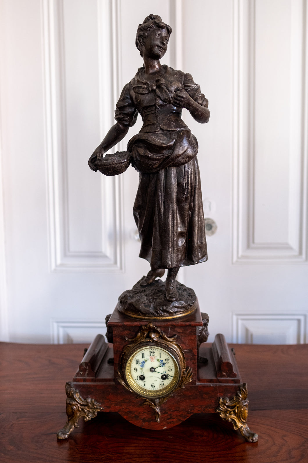 Relógio de mesa em mármore e bronze , Século XIX
