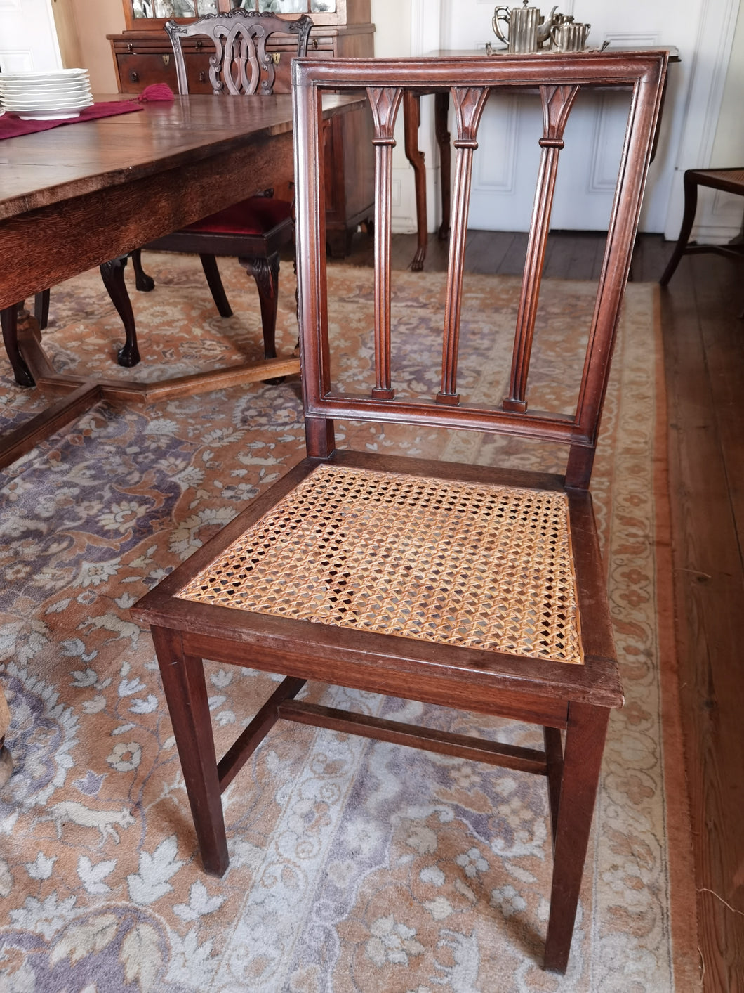 6 Cadeiras em vinhático com tampo em palhinha . Século XIX