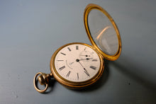 Carregar imagem no visualizador da galeria, Relógio de bolso Waltham Hunter em banho de ouro de  14K American Waltham 1868
